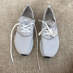 New Balance Memory foam light grey shoes